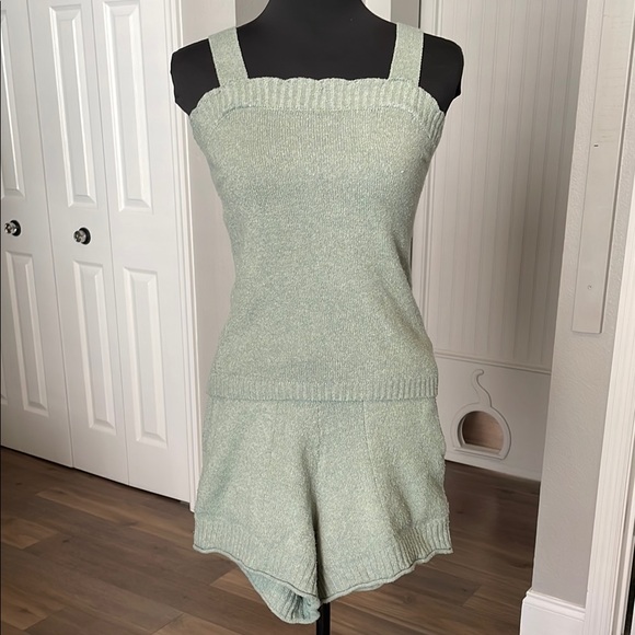 LC Lauren Conrad 4 piece sweater set (Cardigan, tank, joggers, shorts) - Picture 6 of 9